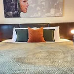 City Centre Apartment-Chinatown
